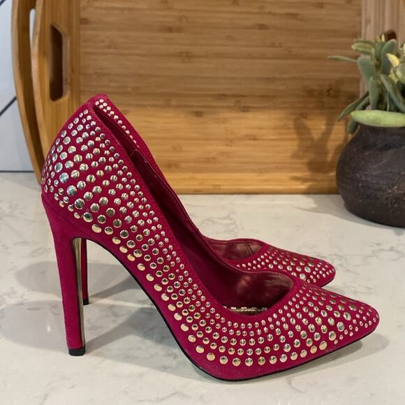 Betsey Johnson Faalyn Fuschia Studded Pointed Toe heels rocker size 6.5 quirky - Picture 3 of 10